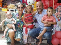 Carlos Navarro, Karla Sáenz y María. GENTE BIEN JALISCO/Claudio Jimeno