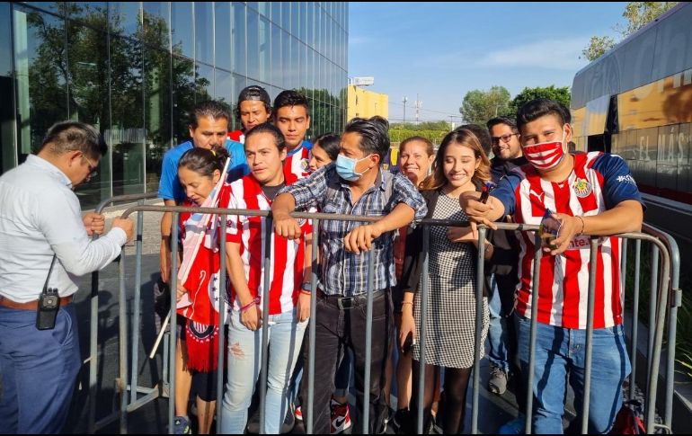 Aficionados confían en la victoria del Rebaño. EL INFORMADOR/E. GRANADOS