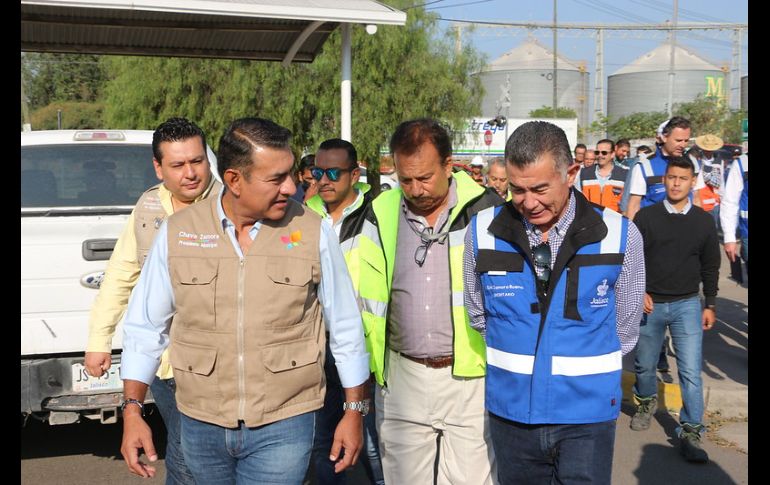 La construcción comenzó a ser inspeccionada por el alcalde de Tlajomulco, Salvador Zamora Zamora, y el secretario de Infraestructura y Obra Pública (SIOP), David Zamora Bueno. CORTESÍA / Gobierno de Tlajomulco