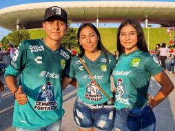 Esta familia esmeralda, si bien porta los colores de 