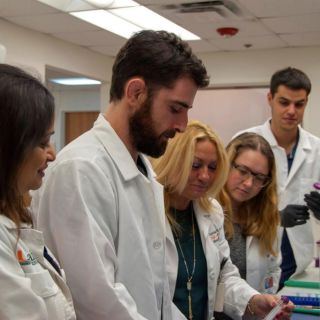 Adiós a los piquetes, esta novedosa prueba en orina identifica anticuerpos anticovid