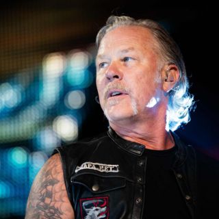 James Hetfield, de Metallica, rompe en llanto en el escenario ante crisis emocional (VIDEO)