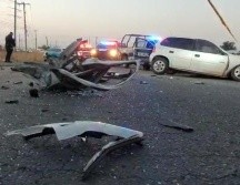 Policías locales señalaron que en el coche en el que viajaba la víctima había latas de bebidas embriagantes. ESPECIAL /