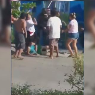 Veracruz: Graban supuesta agresión de policías estatales a vecinos (VIDEO)