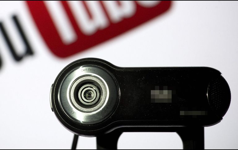 En la iniciativa se señala que los youtubers, videobloggers e influencers pagarán impuestos cuando compartan en redes sociales el proceso de desempaquetar y/o revelar productos, servicios, acción conocida como 