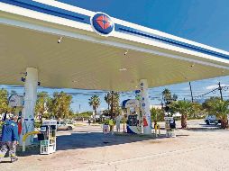 En California se registra la situación más crítica, donde señalan el costo promedio por galón en 6.08 dólares (121.90 pesos mexicanos); es decir, casi 33 pesos el litro. INFORMADOR/ARCHIVO