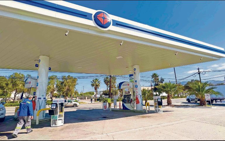 En California se registra la situación más crítica, donde señalan el costo promedio por galón en 6.08 dólares (121.90 pesos mexicanos); es decir, casi 33 pesos el litro. INFORMADOR/ARCHIVO