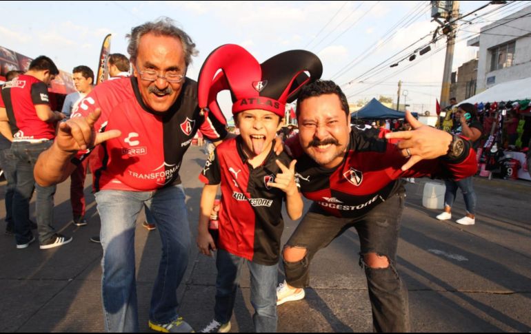 José Luis, Luis y Marcelo González, abuelo, papá e hijo. EL INFORMADOR/A. CAMACHO