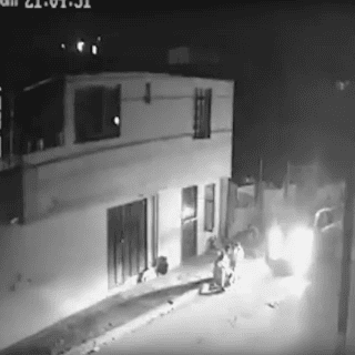 ¡Indignante! Atropellan a 3 hermanas que veían el eclipse lunar en Puebla (VIDEO)