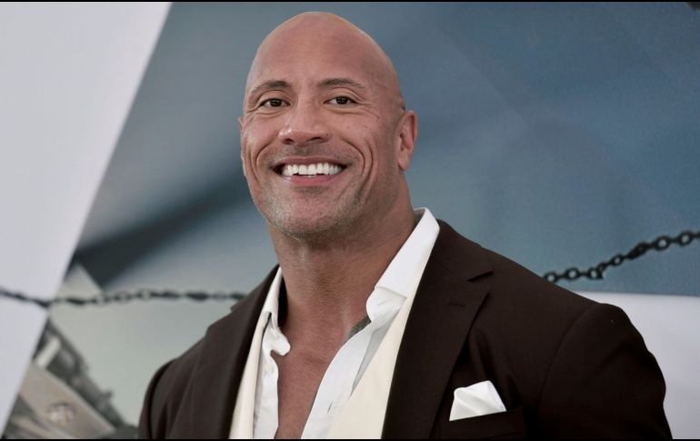 Dwayne Johnson, que acumula más de 315 millones de seguidores en la plataforma, gana 1 millón 523 mil dólares por posteo. AP/ARCHIVO