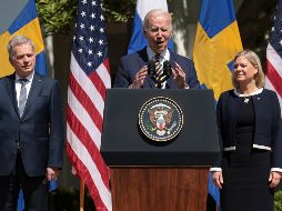 El presidente de Estados Unidos, Joe Biden, se reúne en la Casa Blanca con su homólogo finlandés, Sauli Niinistö, y la primera ministra sueca, Magdalena Andersson. EFE / O. Contreras