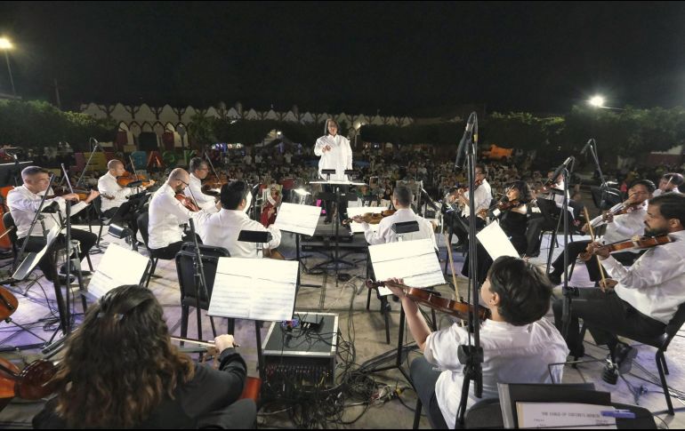 Los asistentes llenaron la explanada ‘Juan Rulfo’ y disfrutó de un programa conformado por piezas de Byrd, Mozart, Crusell y Kroetsier. CORTESÍA / Secretaría de Cultura