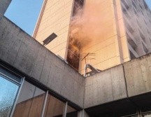 El incendio se dio en el piso cuatro del Centro Médico Nacional de Occidente (CMNO) del IMSS. ESPECIAL