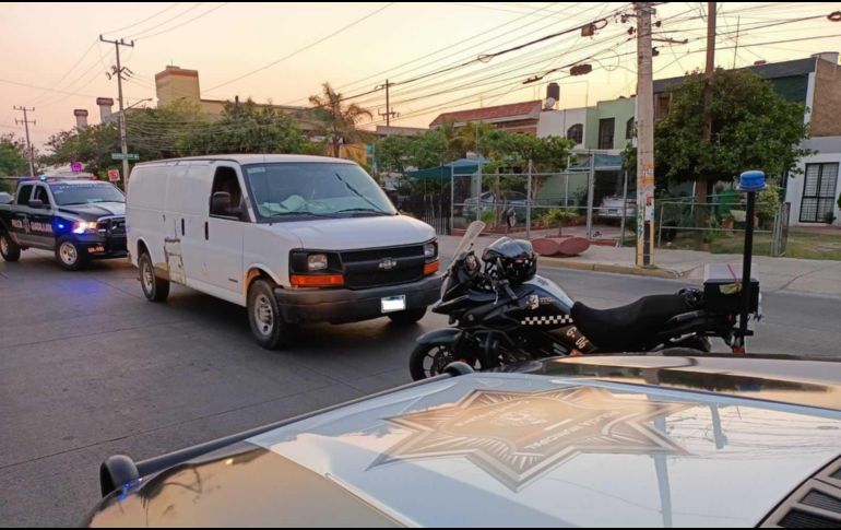 Policías tapatíos los detuvieron en el cruce de Belisario Domínguez y Refugio González. ESPECIAL /