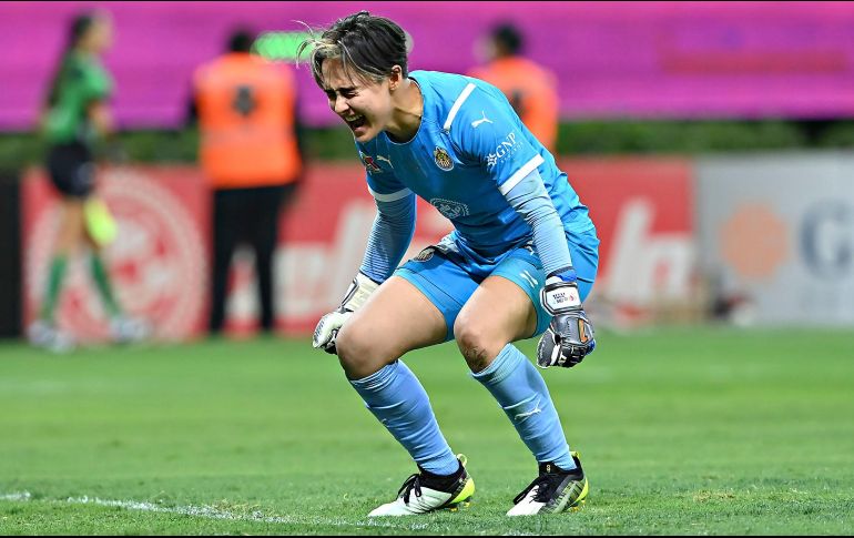 Blanca Félix se convirtió en la figura del encuentro tras atajar un penal. IMAGO7