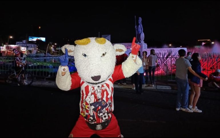 Son 140 policías de Guadalajara los que cuidan el entorno de la glorieta Minerva, a ellos se sumarán 80 elementos de Zapopan que escoltarán a las campeonas desde el estadio Akron. EL INFORMADOR/G. Gallo