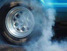 Los legisladores señalan que la iniciativa para sancionar por participar o ver arrancones no tiene ánimos recaudatorios, sino que esperan sea preventiva. EL INFORMADOR / ARCHIVO