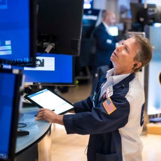 Wall Street cierra mixto, con avance en Dow Jones y caída en el Nasdaq