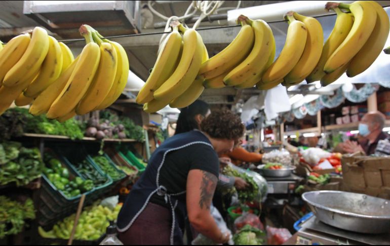 La disminución en la pobreza laboral se debió principalmente al aumento del ingreso laboral real de la población ocupada. EL INFORMADOR/ARCHIVO