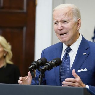 Biden pide actuar ante el "lobby" de las armas