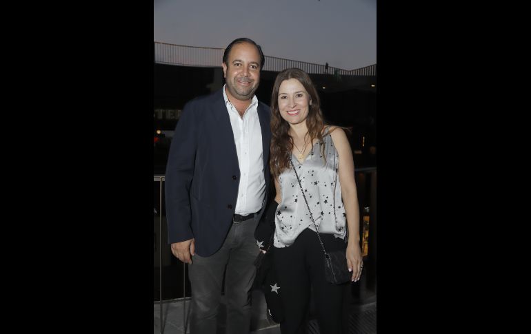 Eduardo Martínez y Karina Sandoval.