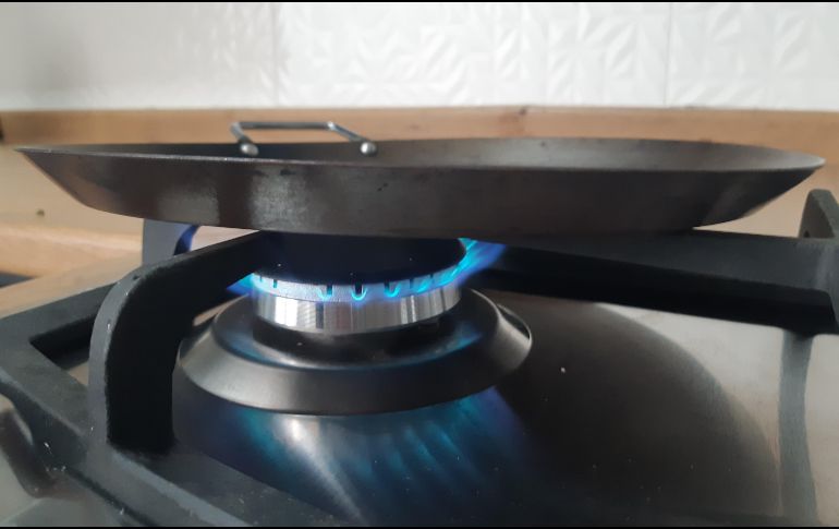 La ahora imputada condujo al menor a la cocina, y sobre un comal que puso a calentar colocó las manos del niño. EL INFORMADOR