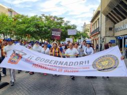 Cientos de alumnos se dirigen hacia Plaza Liberación, en el Centro de Guadalajara. EL INFORMADOR / Y. Mora