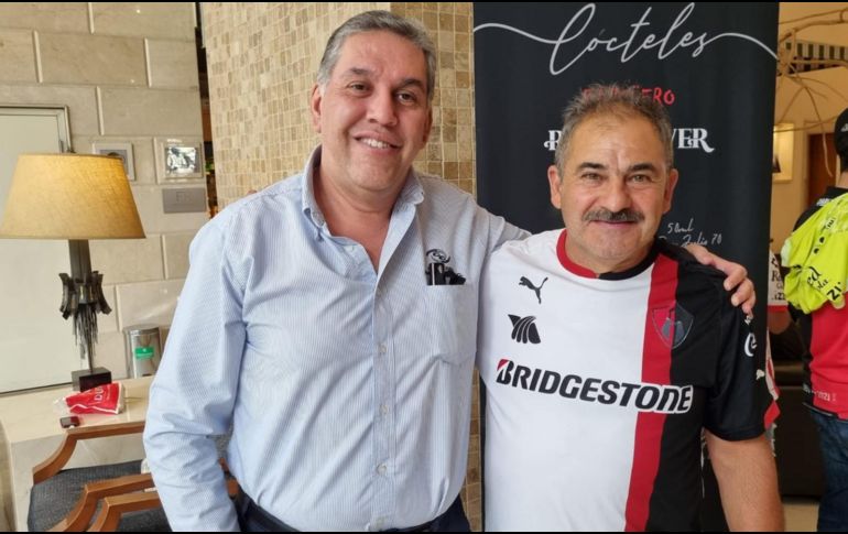 Ernesto (izq) y José Luis (der) regresarán al Estadio Jalisco con la ilusión de ver ganar a su equipo en busca del bicampeonato. EL INFORMADOR / M. Navarro