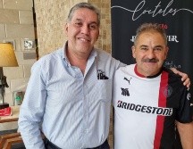 Ernesto (izq) y José Luis (der) regresarán al Estadio Jalisco con la ilusión de ver ganar a su equipo en busca del bicampeonato. EL INFORMADOR / M. Navarro