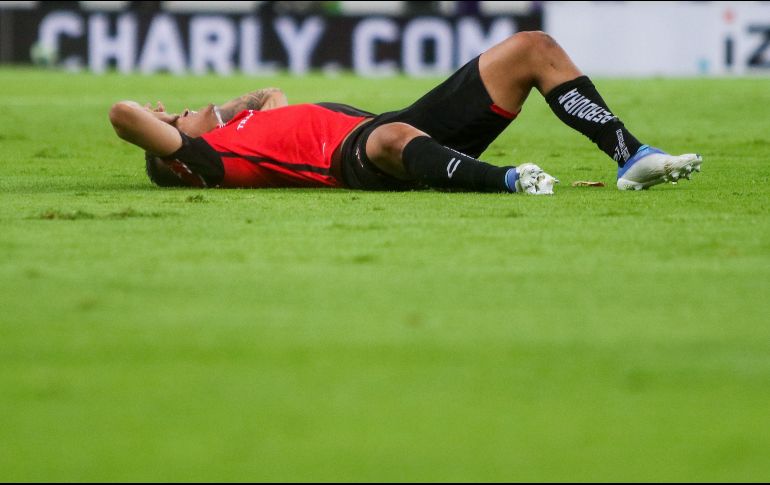 Algunos jugadores del Atlas se tendieron en el césped, completamente agotados, en donde incluso solicitaron la presencia de las asistencias. IMAGO7