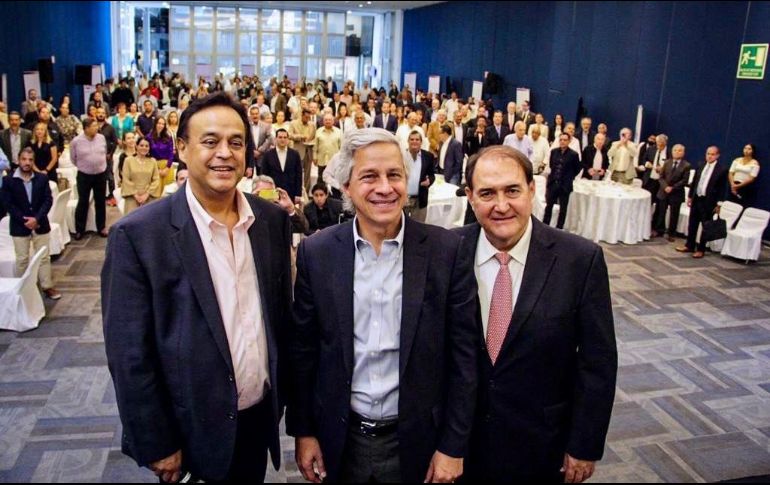 Claudio X González, Salvador Cosío Gaona y José Luis Moreno Rojas en el evento realizado en la Expo Guadalajara. ESPECIAL