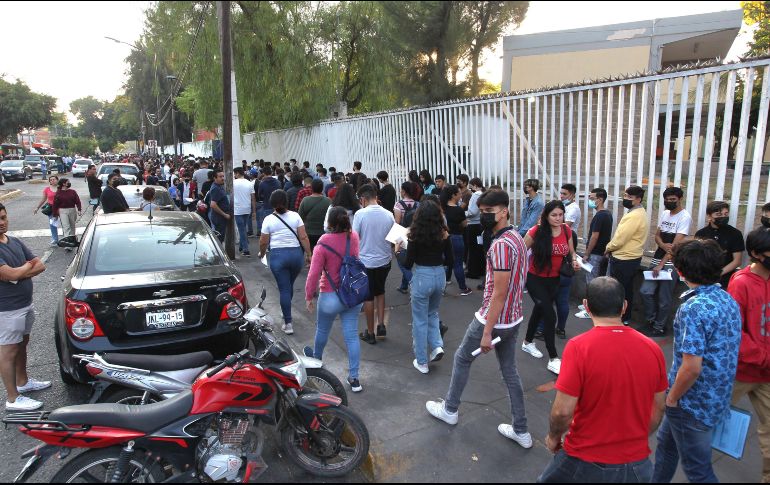 Jóvenes confían en ingresar a la educación media superior. EL INFORMADOR / A. Camacho
