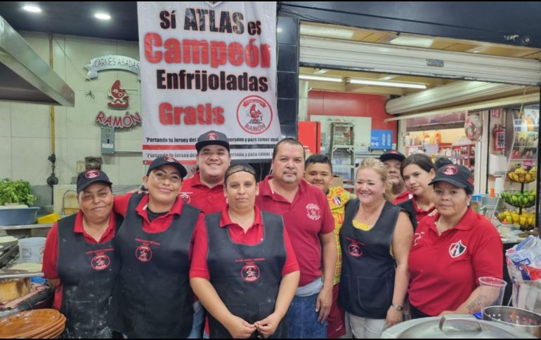 El dueño del local, el señor Ramón Muñoz Aquino explicó que van a regalar 200 enfrijoladas si el Atlas vuelve a ser campeón. EL INFORMADOR