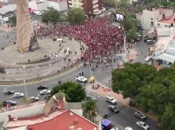 En la Glorieta de los Niños Héroes hay más de tres mil aficionados reunidos para ver la final entre Atlas y Pachuca. ESPECIAL