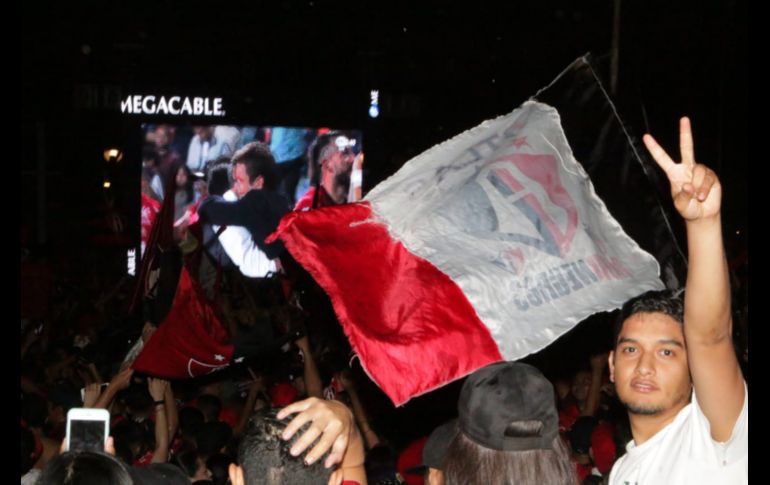 Los rojinegros en la Glorieta de los Niños Héroes. Fotos: Cortesía de la Policía de Guadalajara