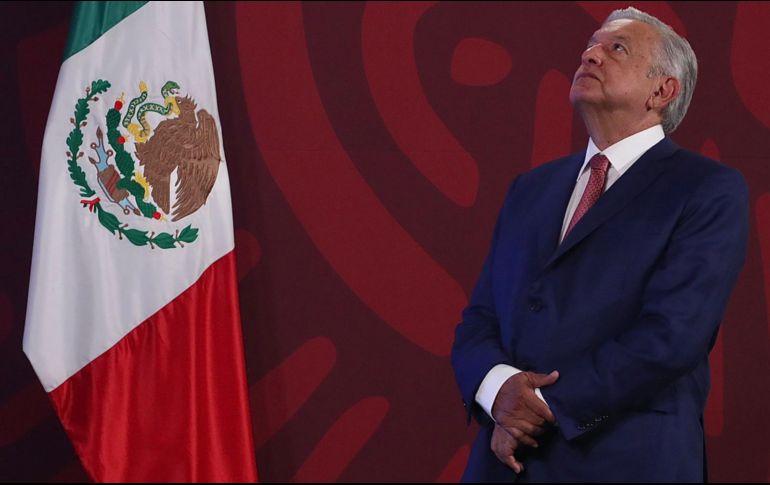 López Obrador afirma que quiere saber si las denuncias sobre malos tratos a los trabajadores de Petróleos Mexicanos, la falta de uniformes y equipos es real, para atender el problema de inmediato. SUN / LCG