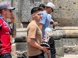 Cientos de fieles se dieron cita a las afueras de la Catedral, además fue el capitán Aldo Rocha quien bajó de la camioneta con el trofeo del Clausura 2022 obtenido ante los Tuzos del Pachuca. CORTESÍA