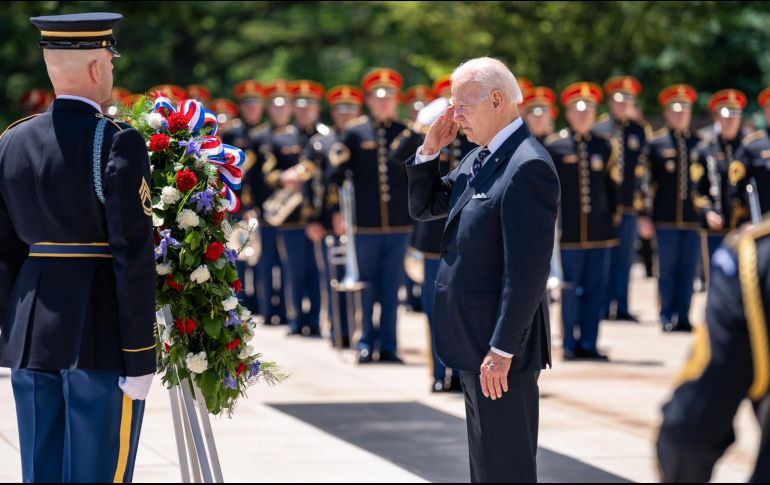 El presidente Joe Biden acudió al Cementerio Nacional de Arlington como es costumbre que lo haga el primer jefe cada año en el Memorial Day. TWITTER/ @POTUS