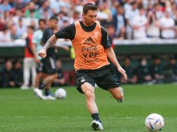 Lionel Messi culminó sus declaraciones asegurando que aunque Argentina atraviesa un gran momento, no son ni mucho menos favoritos para levantar la Copa del Mundo en Qatar 2022. EFE/M. TOÑA