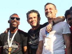 La Fiel respondió con el canto emotivo hacia el entrenador de los Zorros. EL INFORMADOR/A. CAMACHO