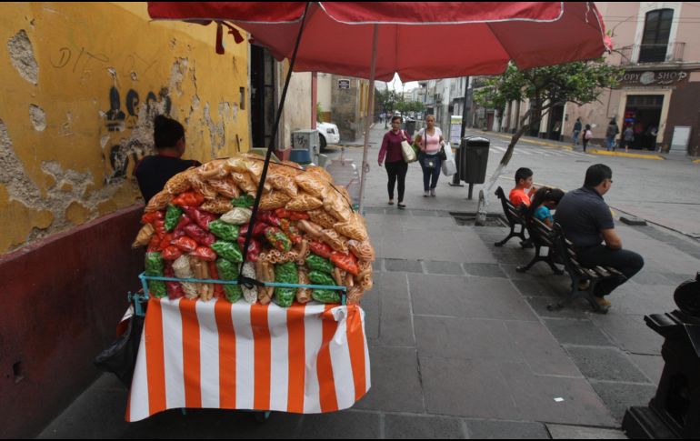 De acuerdo a cifras del Inegi, 432.5 mil empleos generados fueron ocupaciones informales (42 por ciento). EL INFORMADOR / ARCHIVO