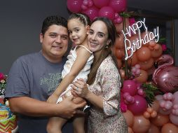 Yoanna Orozco, Renata Rodríguez Orozco y Miguel Rodríguez. GENTE BIEN JALISCO/Claudio Jimeno