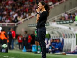 De los tres títulos oficiales con los que cuenta Chivas en el futbol femenil, dos de ellos los ha conseguido a costa de Eva Espejo. IMAGO7