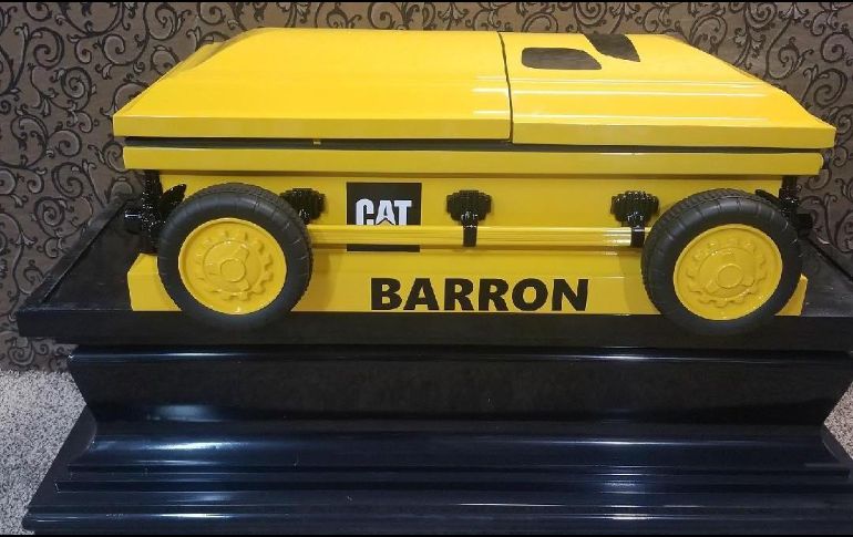 Uno de los ataúdes imita la forma de un coche de juguete. INSTAGRAM/soulshine_industries