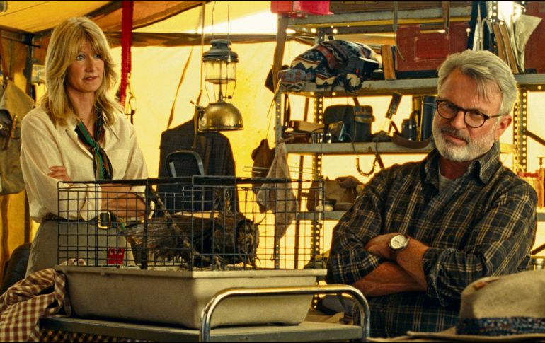 Laura Dern y Sam Neill, en una escena de “Jurassic World: Dominion”. CORTESÍA/ Universal Pictures