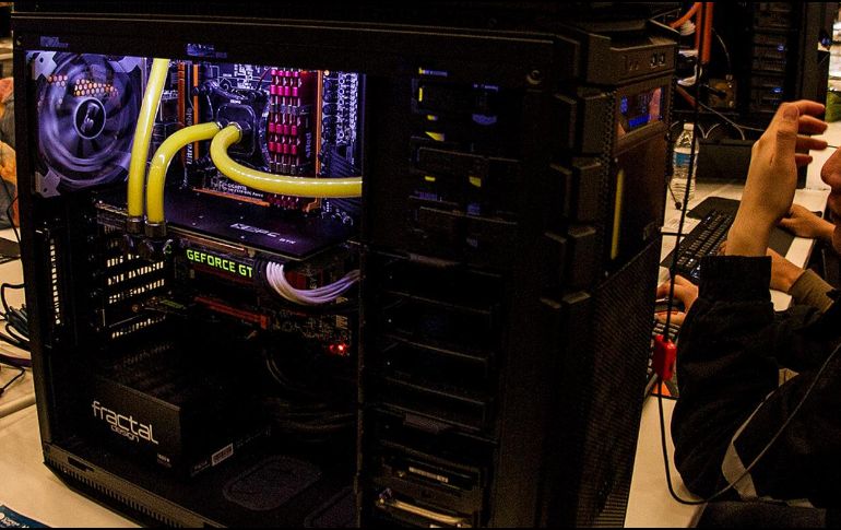 Se espera que en el futuro puedan construirse computadores cuánticos efectivos. EL INFORMADOR/ARCHIVO