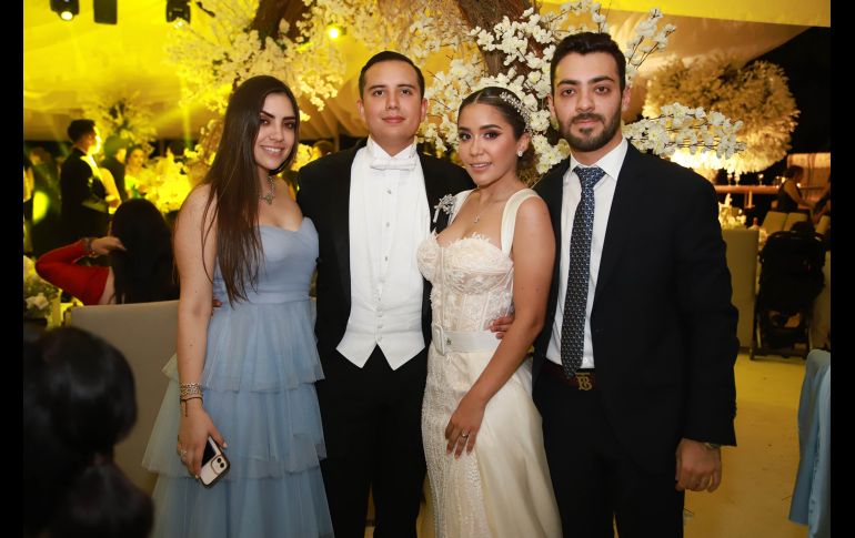 Natalia Iñiguez, Raúl Nuño, Flor Camarena y Juan Fernando González. GENTE BIEN JALISCO/Antonio Martínez