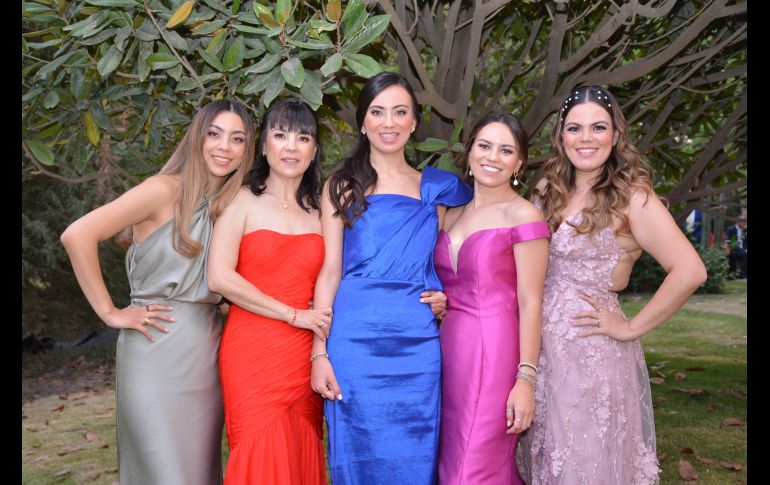 Jacqueline Newton, Marisol Reséndiz, Valeria Newton, Marisol Newton y  Yessica Newton. GENTE BIEN JALISCO/Marifer Rached
