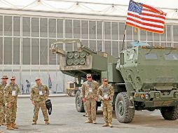 La batería Himars tiene un alcance entre 70 y 80 kilómetros. Cada carga es de seis misiles y se operan desde una unidad móvil.  AFP