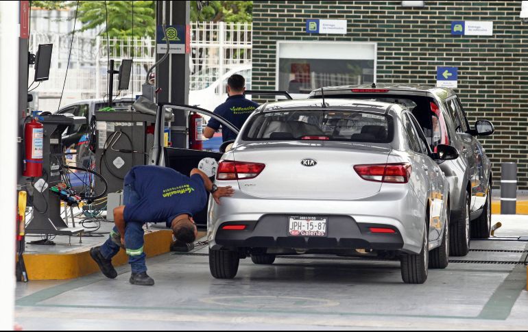 La federación busca un modelo de revisión de unidades que empate con el estatal y así no hacer dos cobros. EL INFORMADOR/ A. Camacho